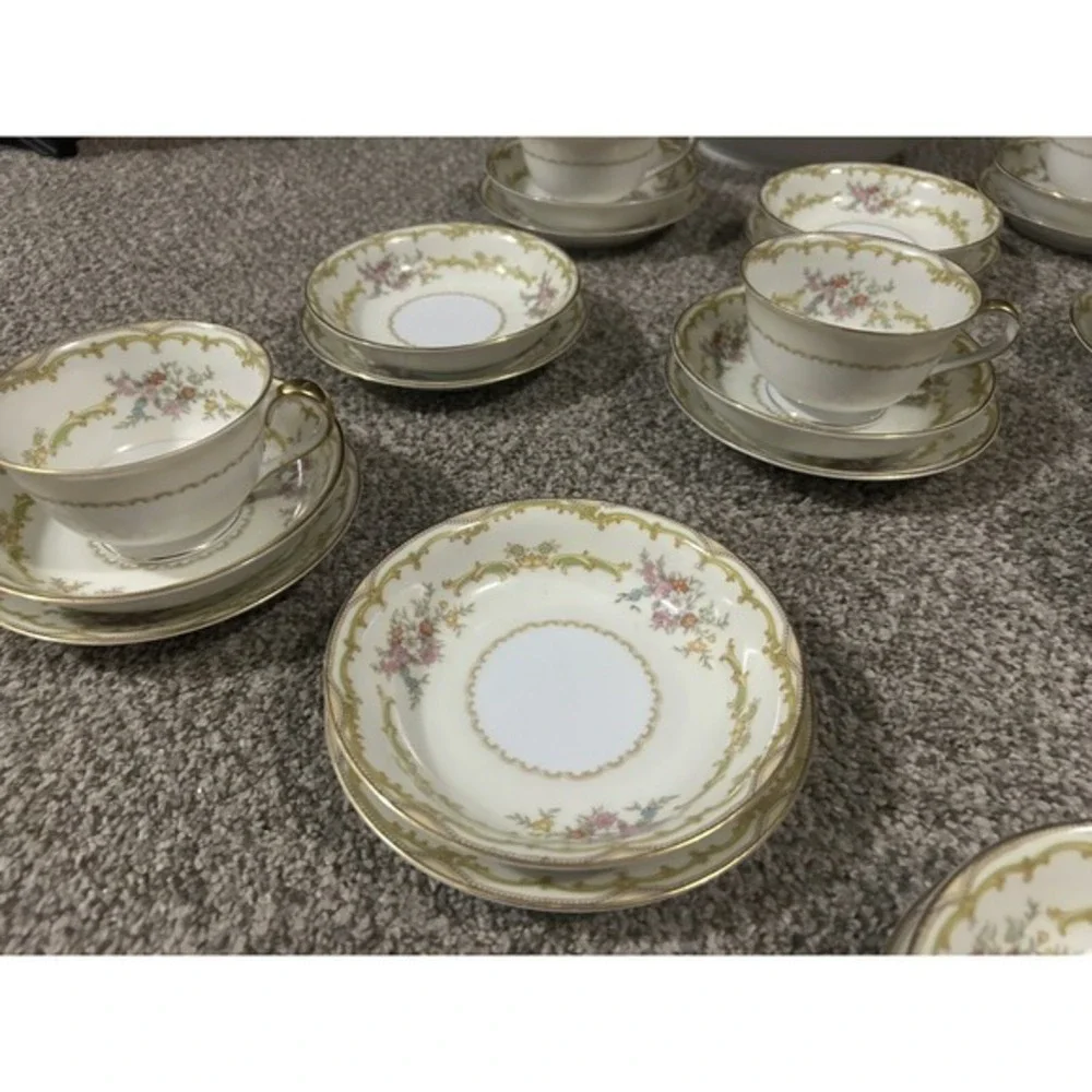 RARE Noritake Japan Dinner Set Hand Painted‎ Floral Golden Trim 28 Piece Gift